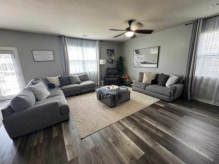 211 Flowing Meadows Dr — Photo 5