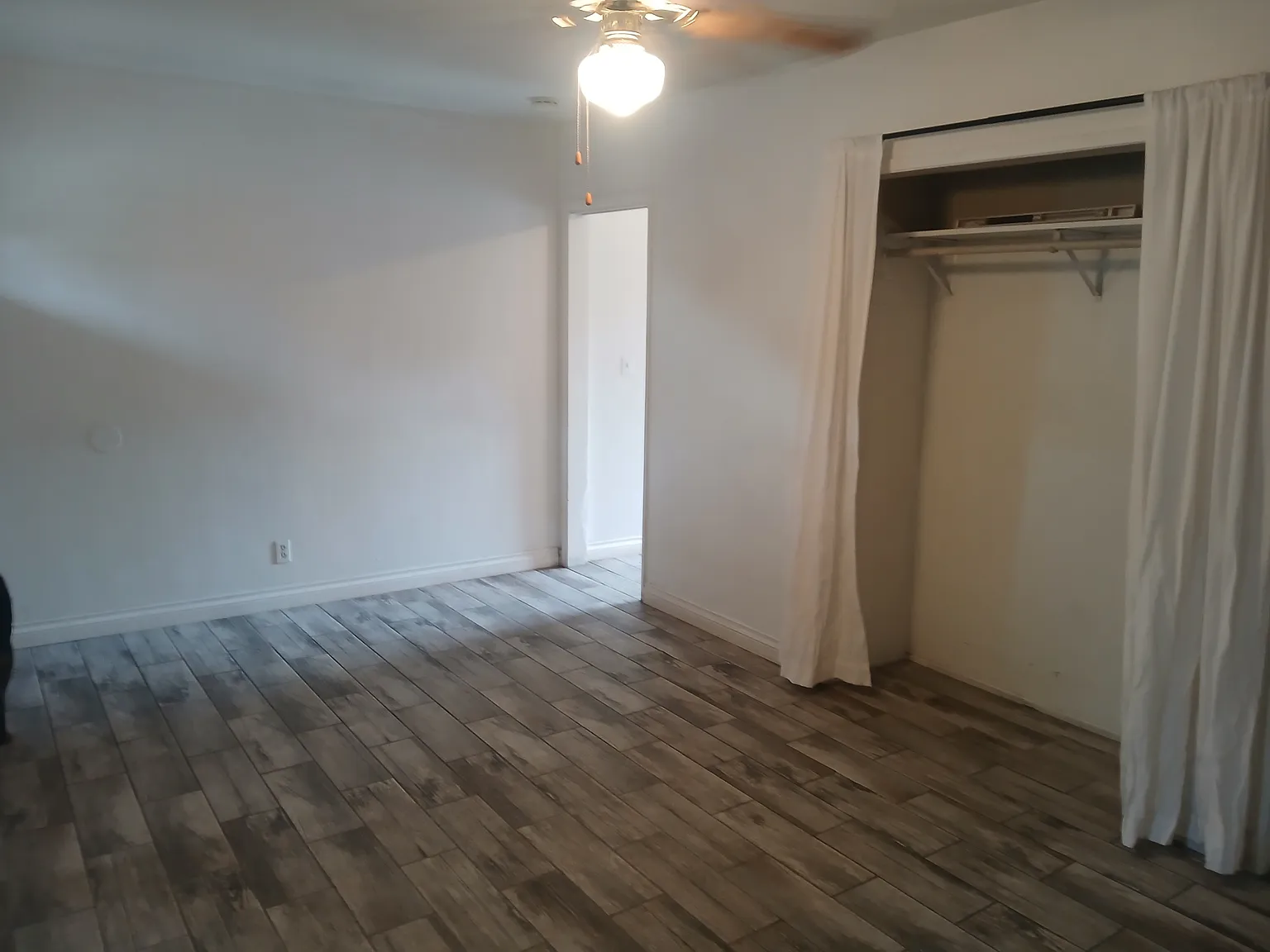 Studio, 400 sqft, $1,625 — Photo 2