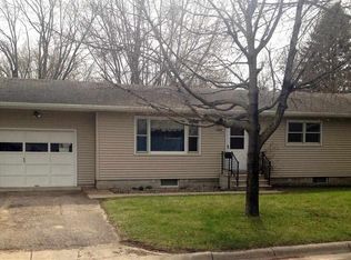 1469 Loren St, Saint Peter, MN 56082