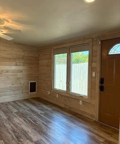 Large open living space that opens to kitchen...