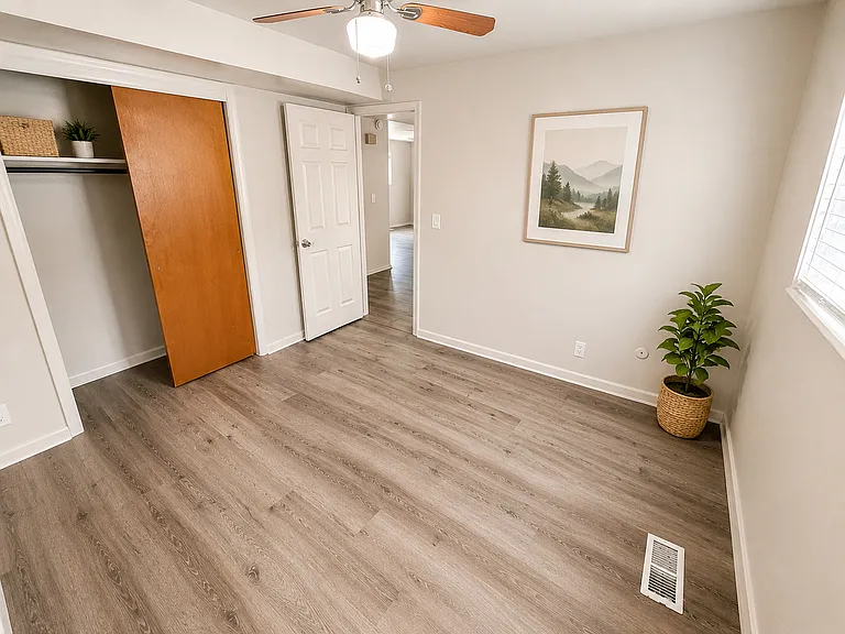 2564 S 800 E — Photo 9