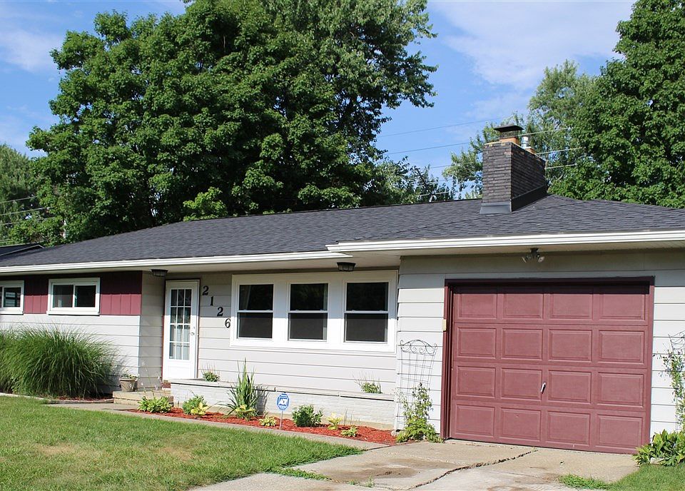 1st image of 2126 Briar Ln