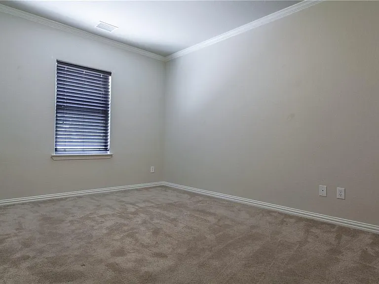 1805 Desoto Dr — Photo 19