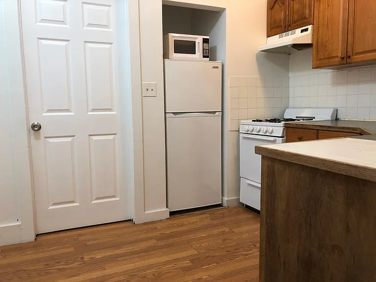 34 Cunard St #2 — Photo 15