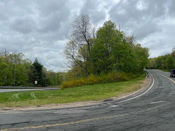 3rd image of 599 607 Old Warren Rd