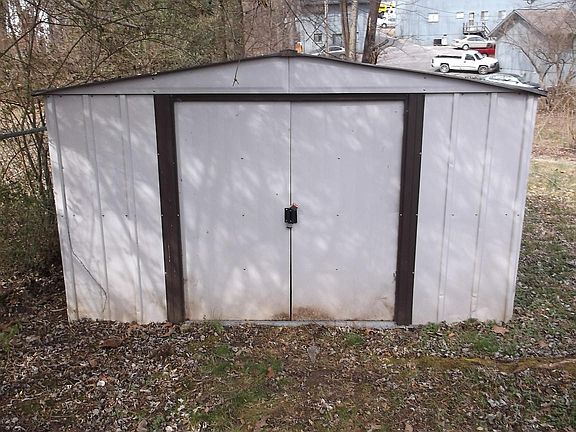 5th image of 4117 NW Lonas Dr