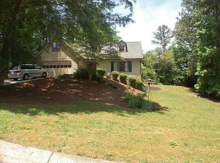 1635 Ellenwood Dr NE, Roswell, GA 30075