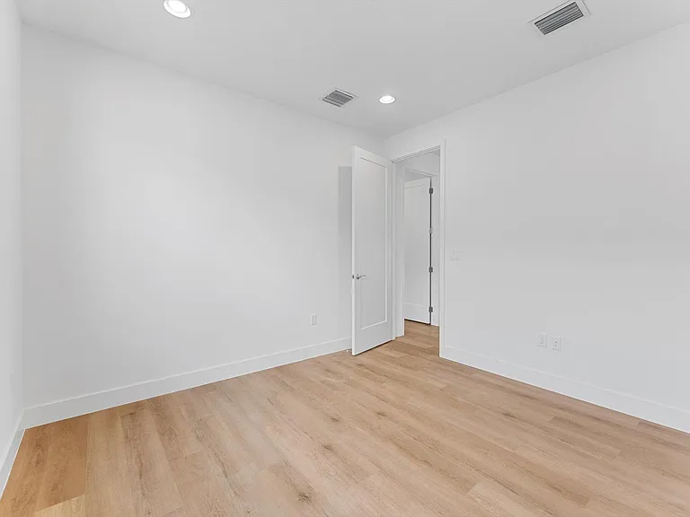 20062 Hirono Ln — Photo 39