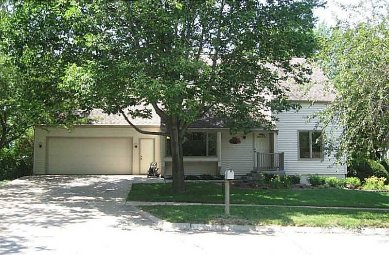 5 bed, 3.5 baths, 2,888 sqft