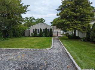 9 Hamilton Ave, North Babylon, NY 11703