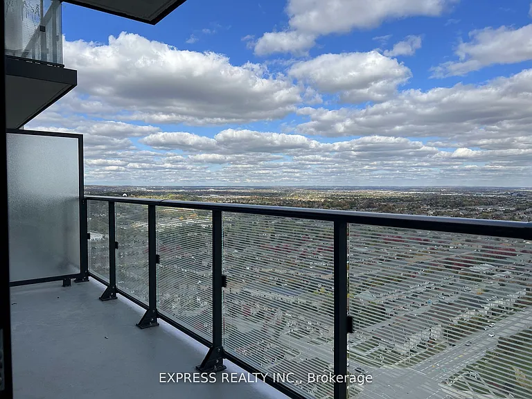 105 Oneida Cres #LPH06 — Photo 11