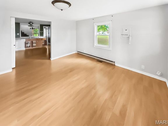 2nd image of 209 Kennett St