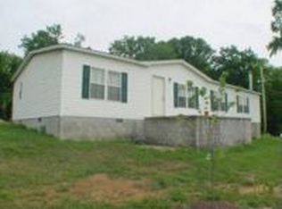35 Hilltop Ln, Carthage, TN 37030