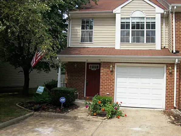 11 Evergreen Pl, Hampton, VA 23666