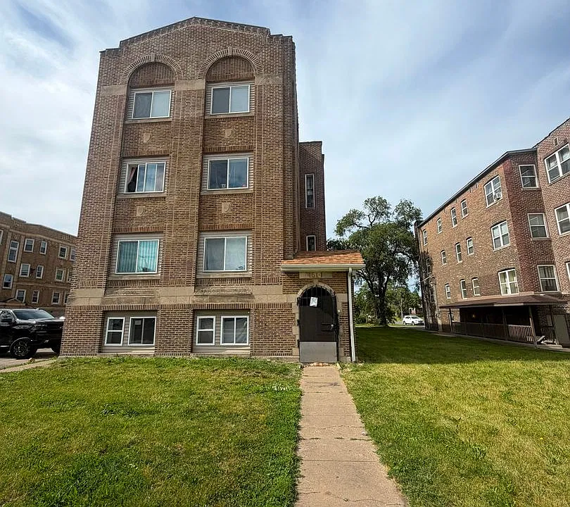 1514 W 5th Ave