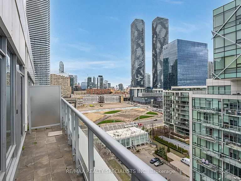 29 Queens Quay E #1118 — Photo 18