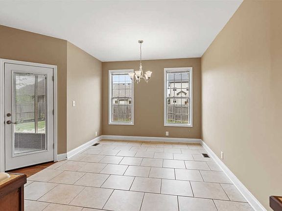 4th image of 1513 Apache Way