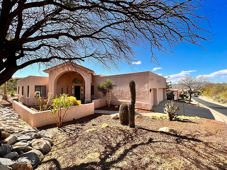 10123 N Alder Spring Dr — Photo 1