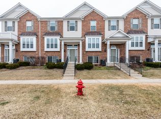 3008 Neubauer Cir, Lindenhurst, IL 60046