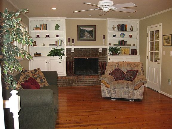 Wood Burning Fireplace FamRM