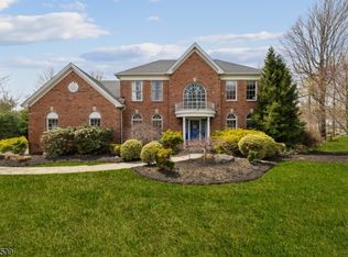 37 Warwick Rd, Flanders, NJ 07836