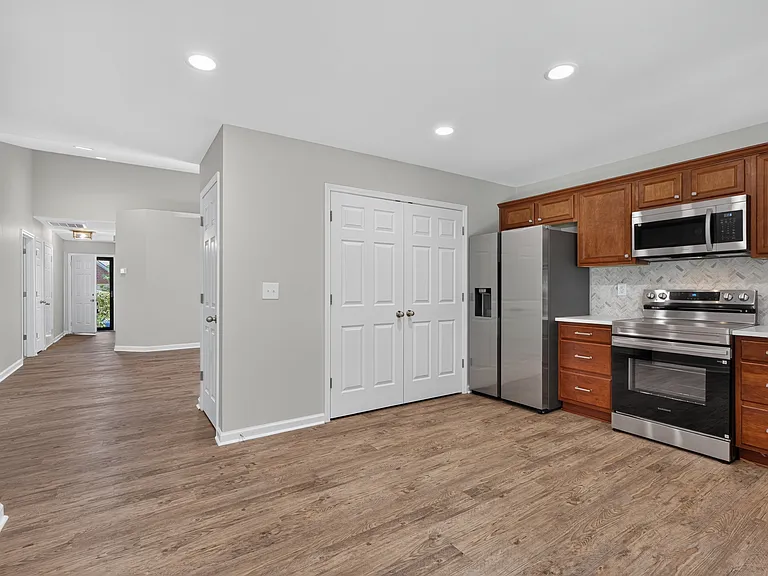 2592 Rockaway Pl — Photo 9