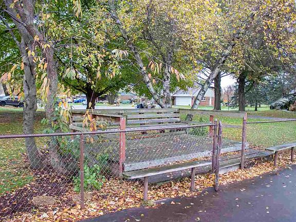 4th image of 6689 Mindy Ln