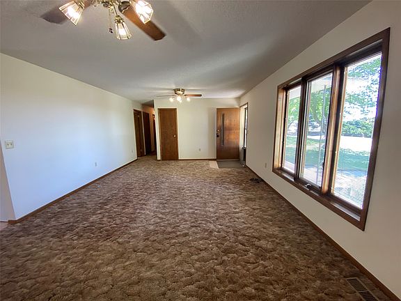 3rd image of 9375 E Plymell Rd