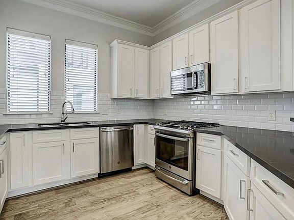 3rd image of 1723 W 14th St Unit D