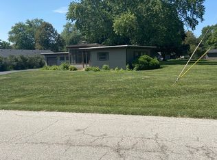 559 Rockwell Rd, Aurora, IL 60506