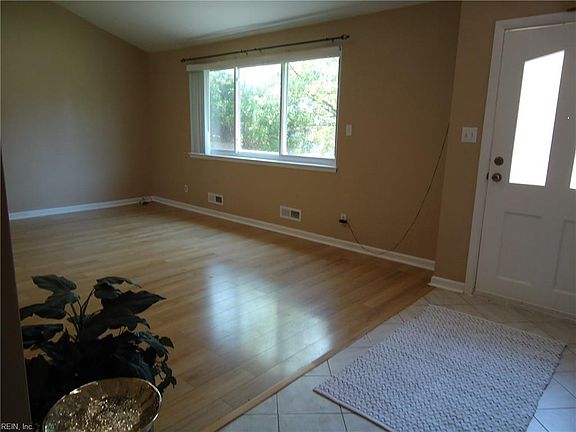4th image of 1358 Tallwood St