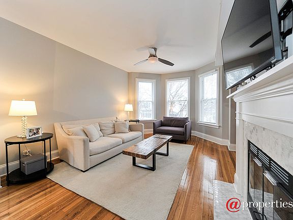 owner suite - living/family