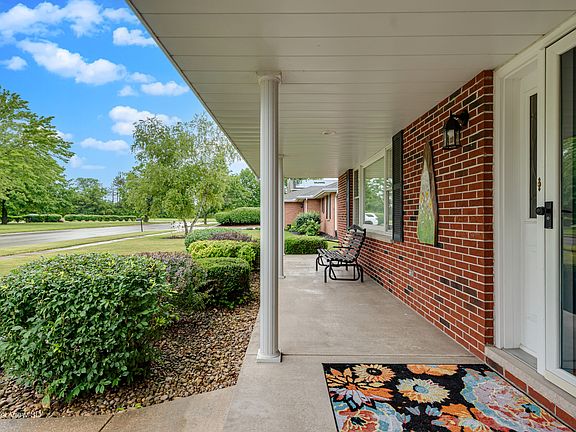 2nd image of 325 Twilight Dr