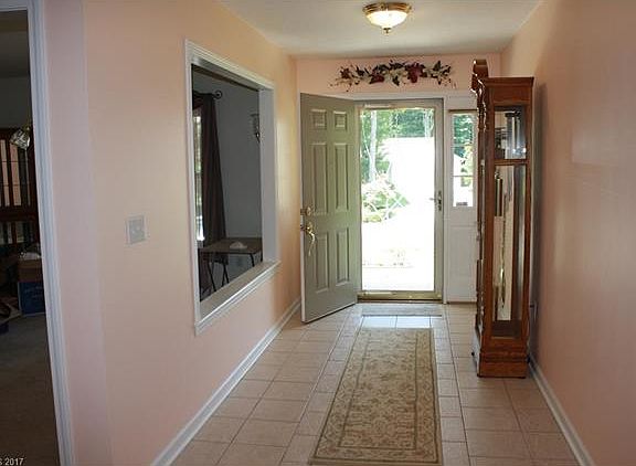 3rd image of 318 Classic Oaks Cir
