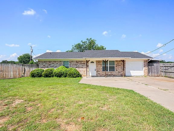 4th image of 826 Meadowlark Cir