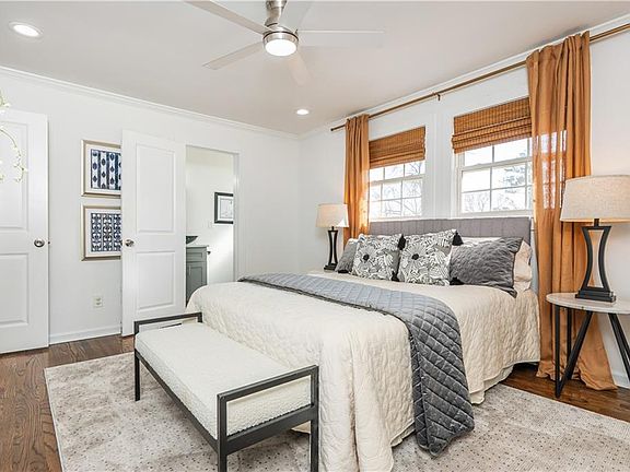 5th image of 2982 Toney Dr