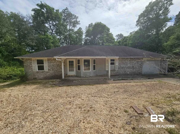 2700 Pine Ridge Dr, Lillian, AL 36549
