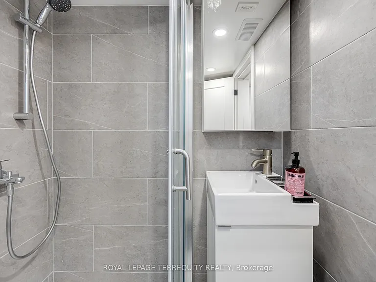 490 Symington Ave #BASEMENT — Photo 12