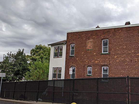 2nd image of 63 Lincoln Pl Floor 2