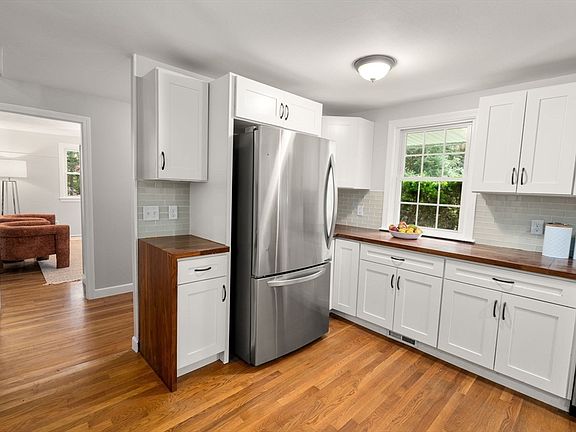 5th image of 19 Country Ln