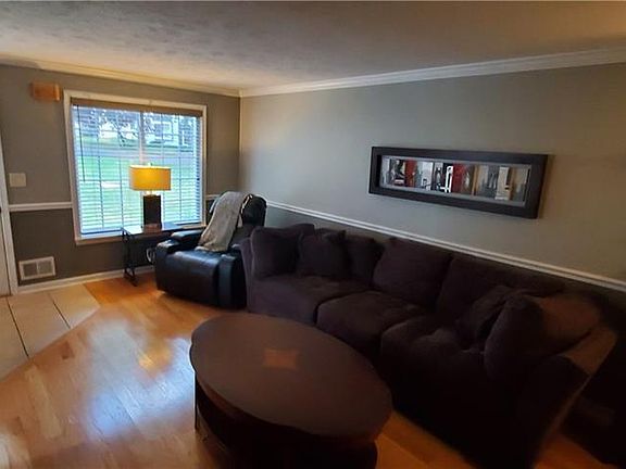 5th image of 79 Greenway Blvd