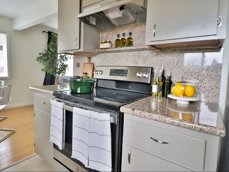 1201 Geraldine Way #3 — Photo 6