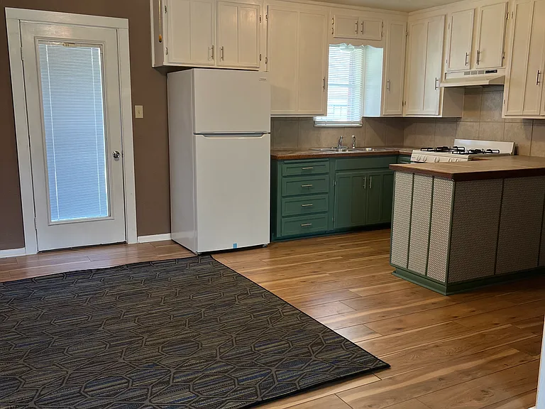 1309 Westview Dr — Photo 2