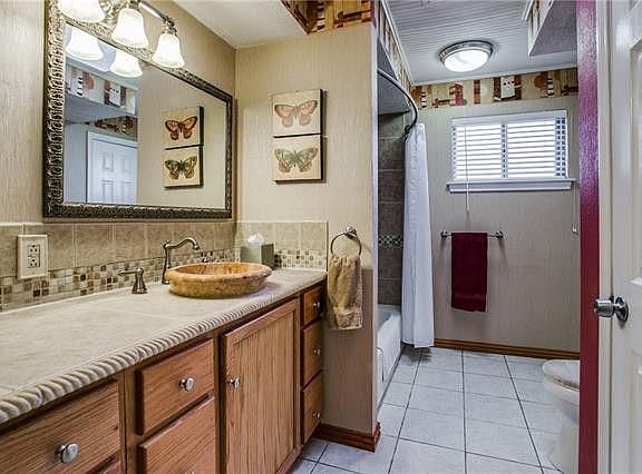 Bathroom 2