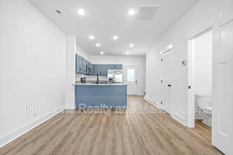 2 bed, 2.5 bath, 1353 sqft, $1,395 — Photo 4