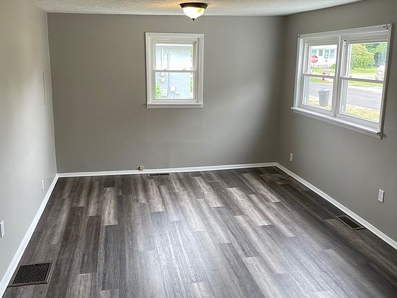 5th image of 517 W 10th St
