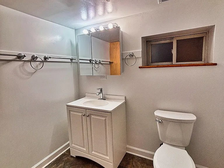 1751 W Erie St #BF — Photo 6