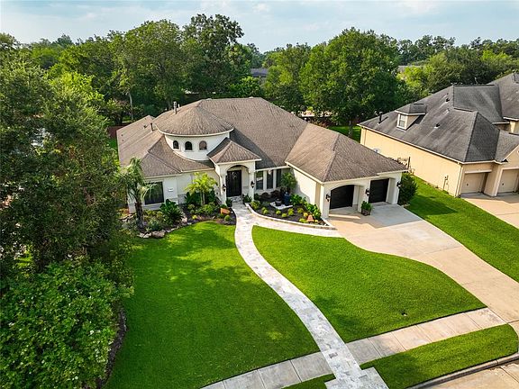 3rd image of 1818 Oak Shade Drive