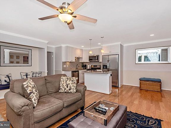 3rd image of 170 Talbott St #10
