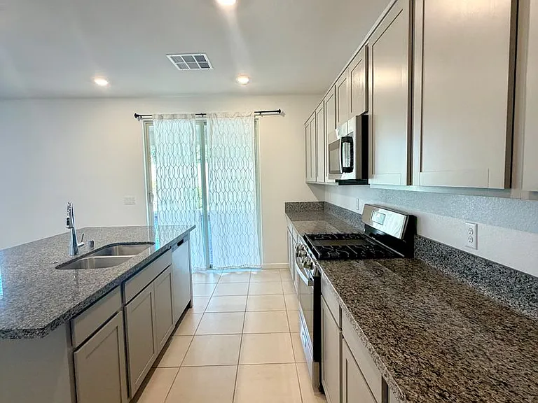 11377 Sonny Miller Ct — Photo 9